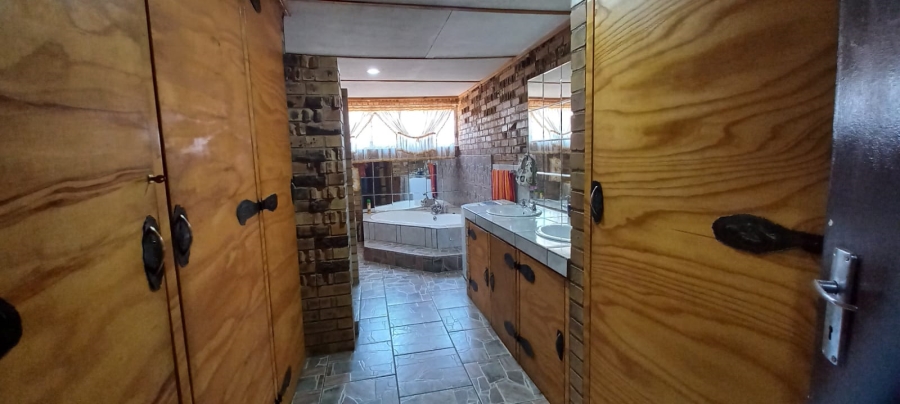 4 Bedroom Property for Sale in Meiringspark North West